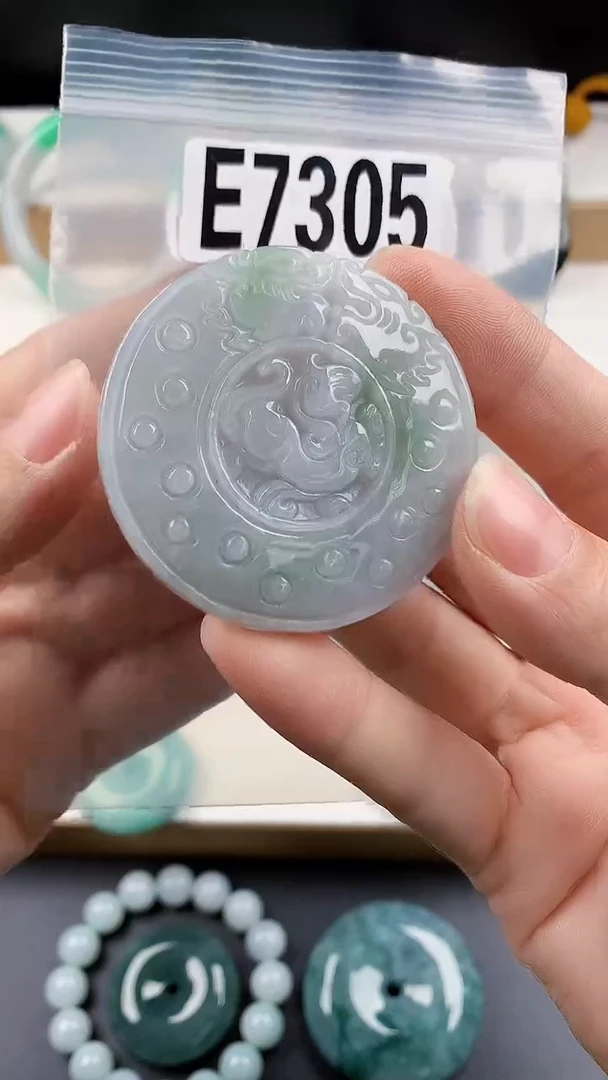 颈饰未镶嵌翡翠天然翡翠吊坠挂件
