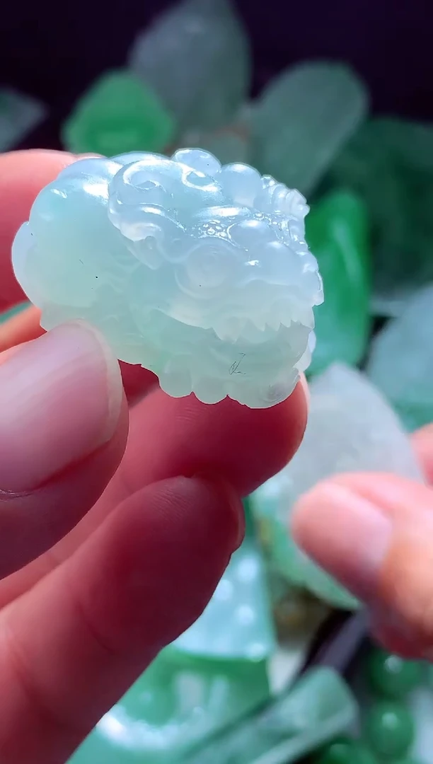 未镶嵌定制翡翠标*?翡翠毛货定制