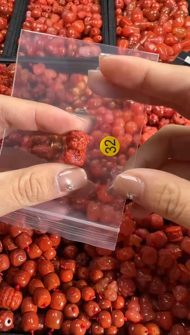 【闪购商品】南红玛瑙颈饰未镶嵌1