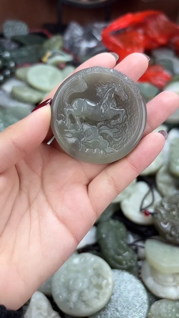 颈饰未镶嵌和田玉1