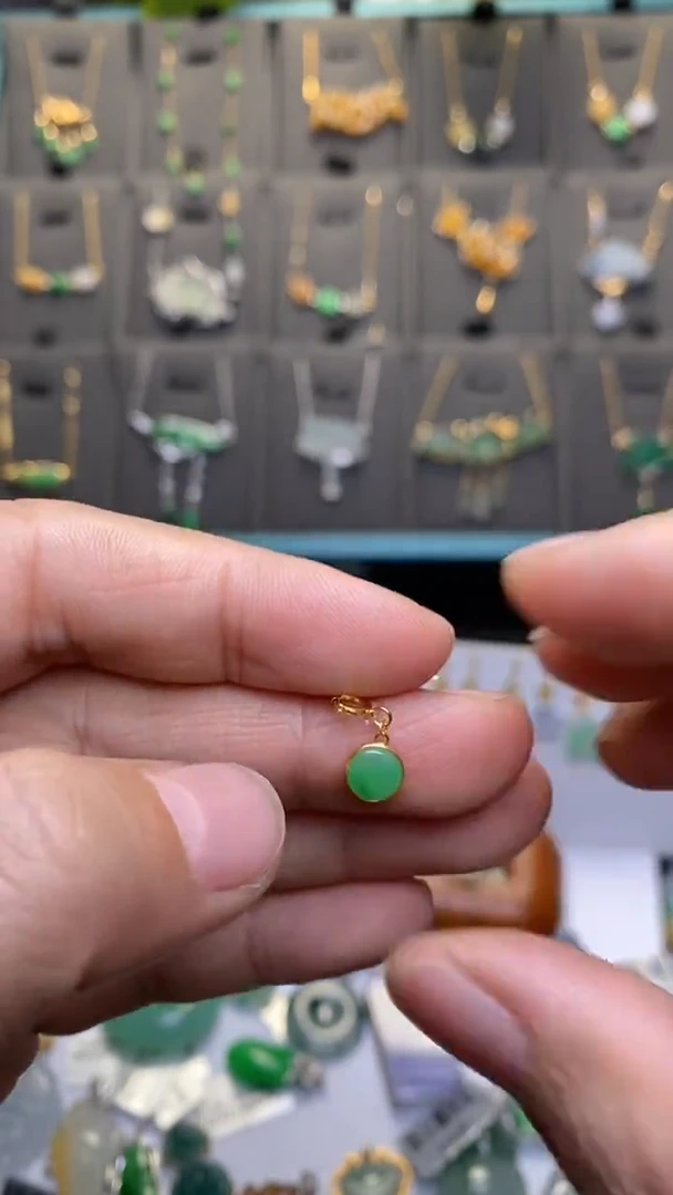 颈饰18K金镶嵌翡翠净货38621