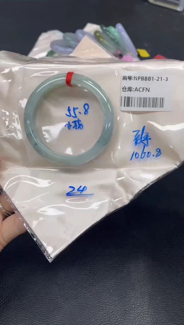 未镶嵌手镯翡翠翡翠手镯