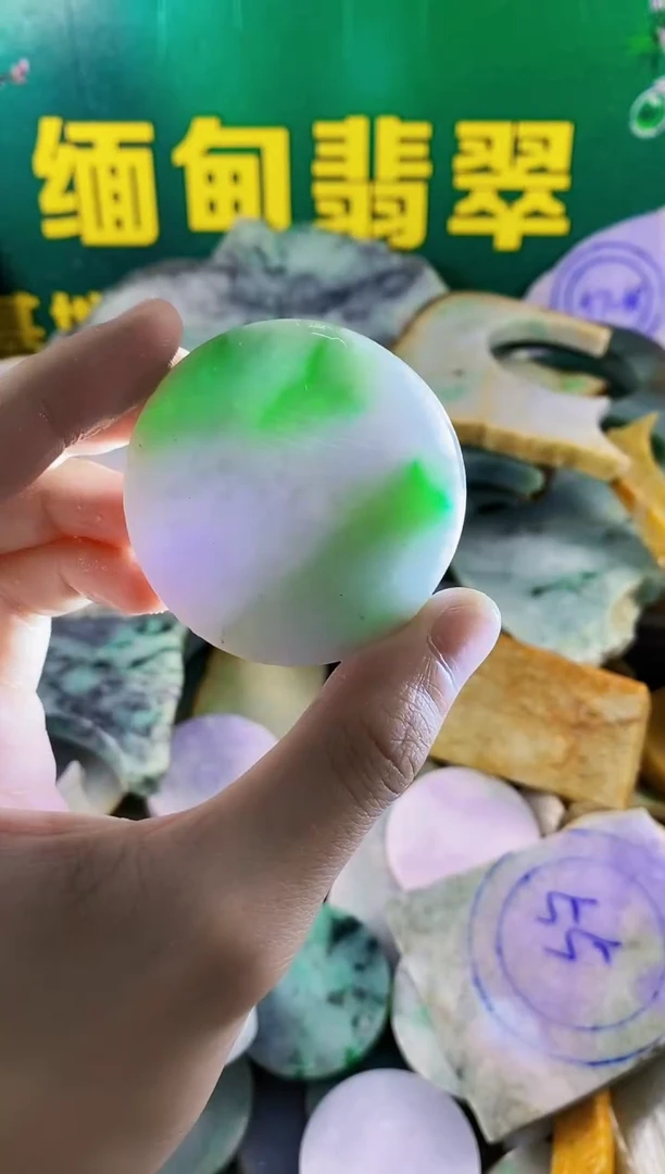 翡翠未镶嵌颈饰纯天然A货翡翠190