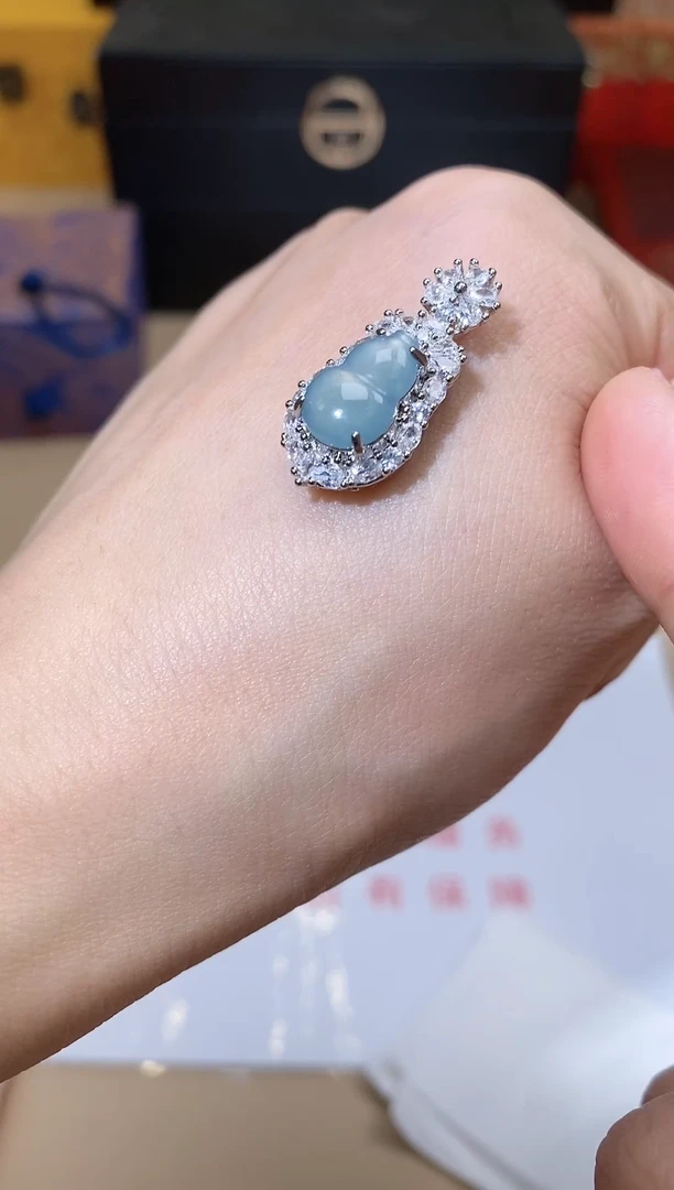 【闪购商品】翡翠颈饰未镶嵌天然A货翡翠（多样性发货）