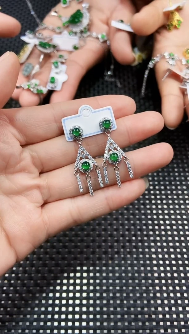 【闪购商品】翡翠耳饰未镶嵌111111111