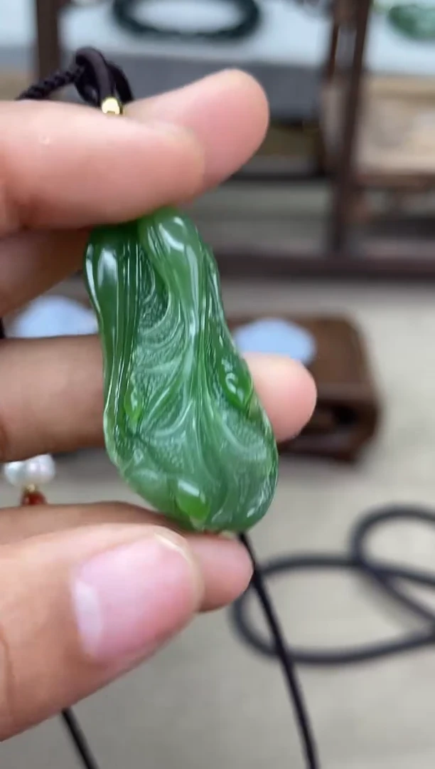 和田玉未镶嵌颈饰1