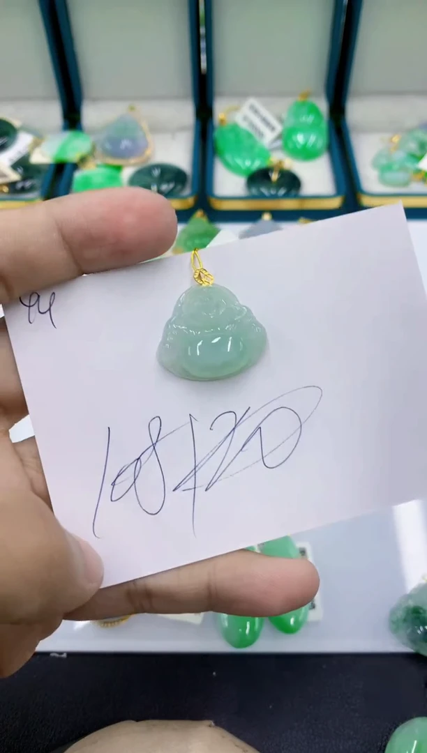 颈饰18K金镶嵌翡翠琴**欢翡翠