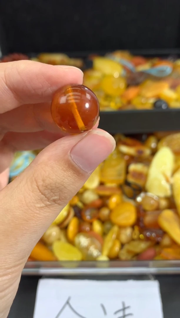 蜜蜡未镶嵌珠宝奇石40