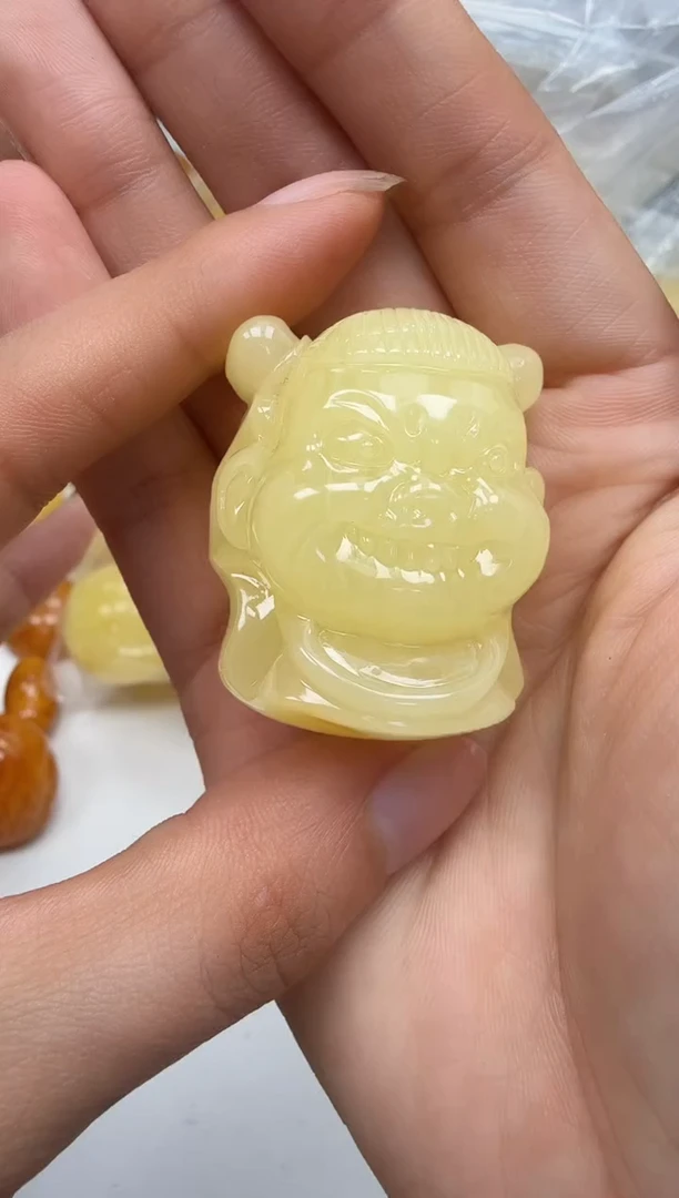 裸石琥珀未镶嵌如图