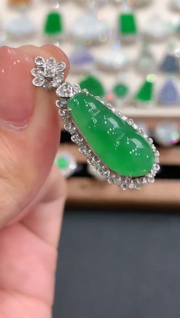 吊坠(不含链)18K金镶嵌翡翠q66