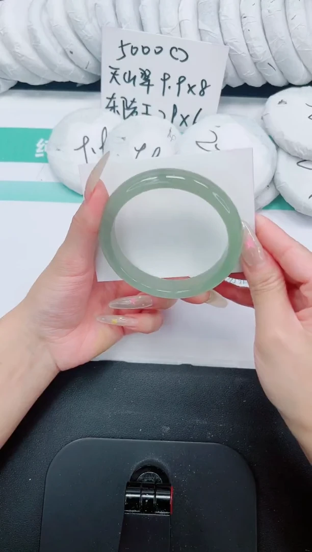 石英质玉手镯未镶嵌540--624.