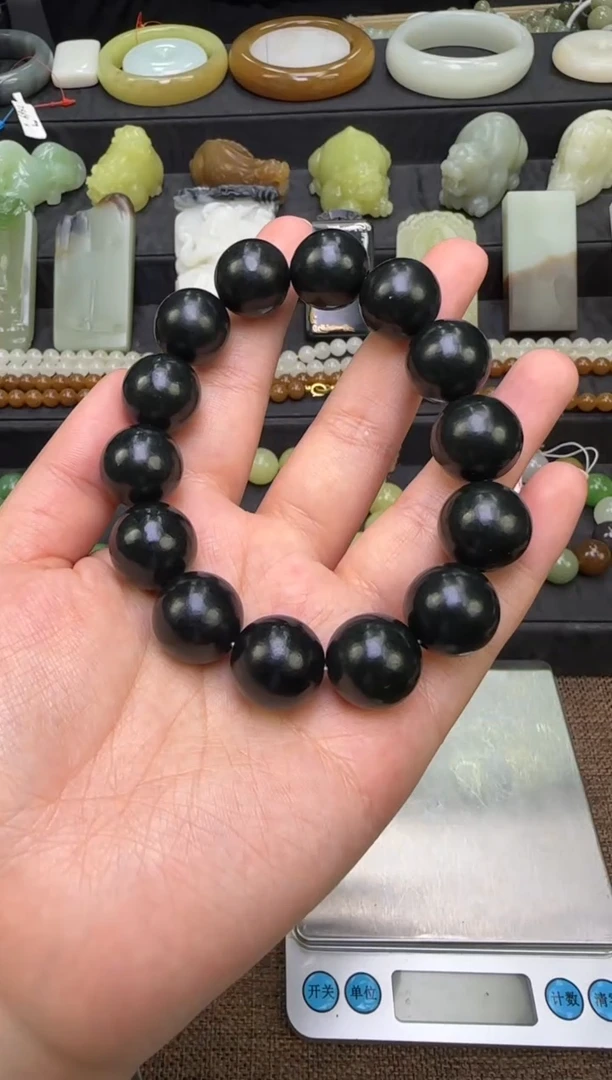 未镶嵌手串定制和田玉唔*王手串