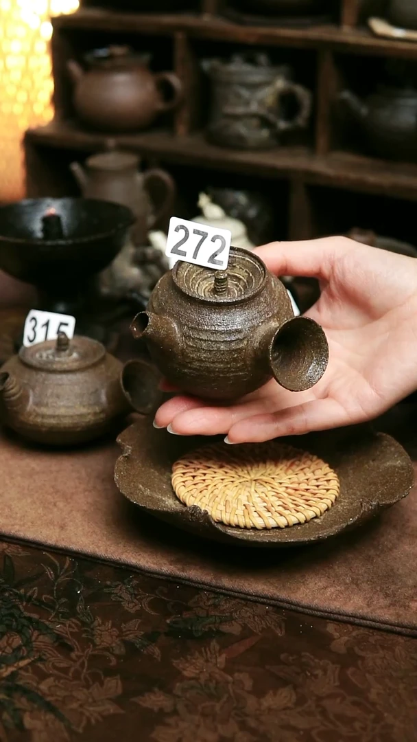 紫砂全手工侧把茶壶满容130毫升