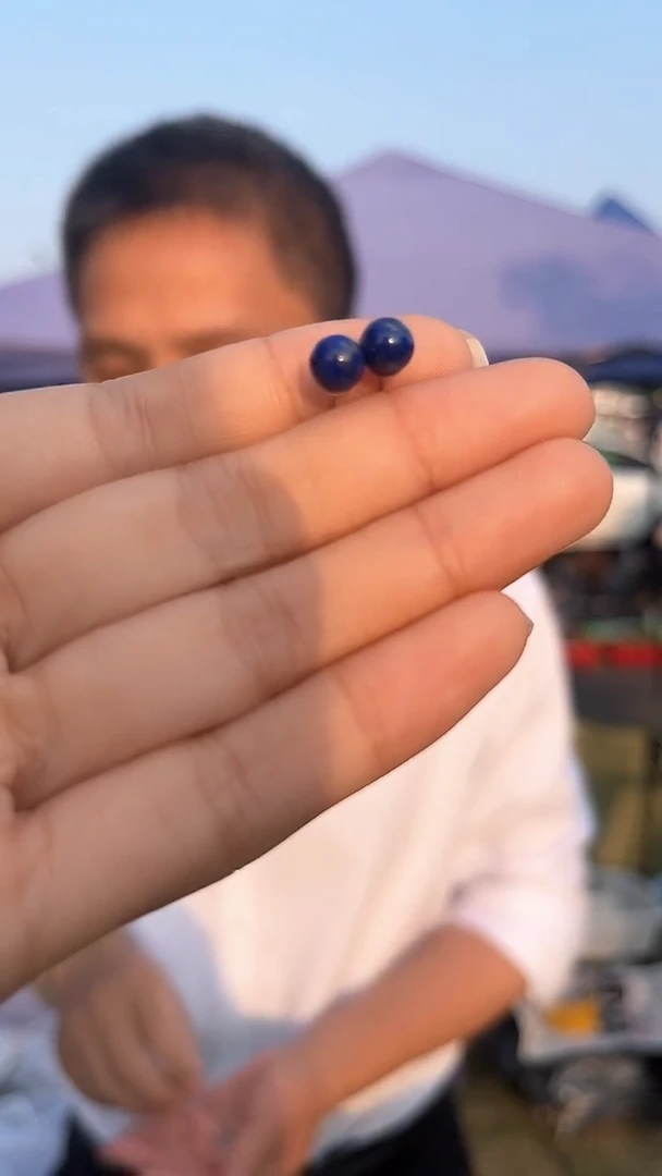 青金石未镶嵌耳钉天然多样性发一mm