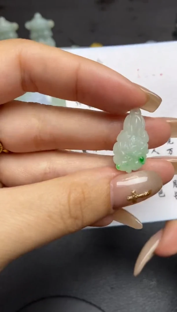 未镶嵌定制翡翠翡翠毛货~