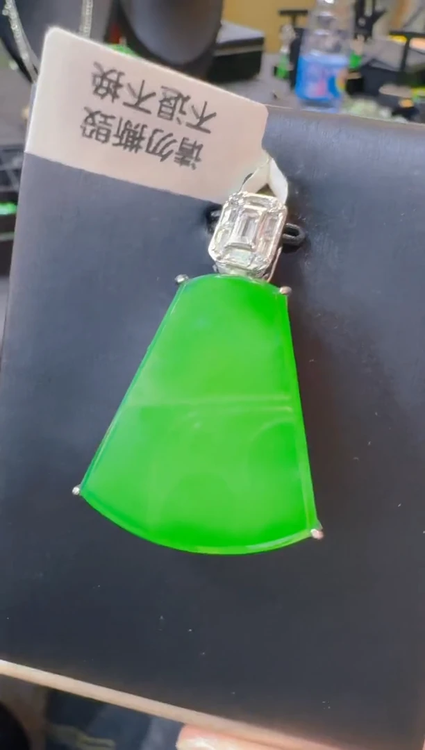 吊坠(赠链)银S925镶嵌翡翠A**a天然A货翡翠