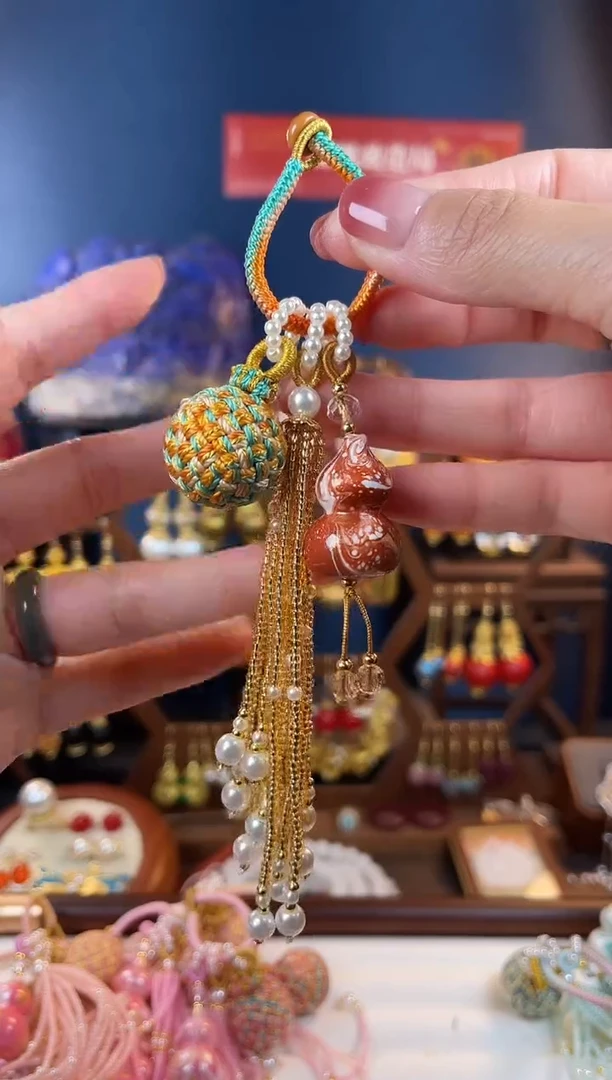 宝**6，86红色大漆葫芦