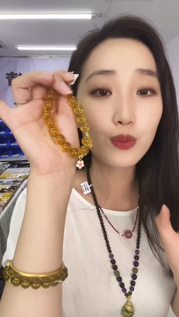 未镶嵌金珀手链天然珠宝多样性发其一