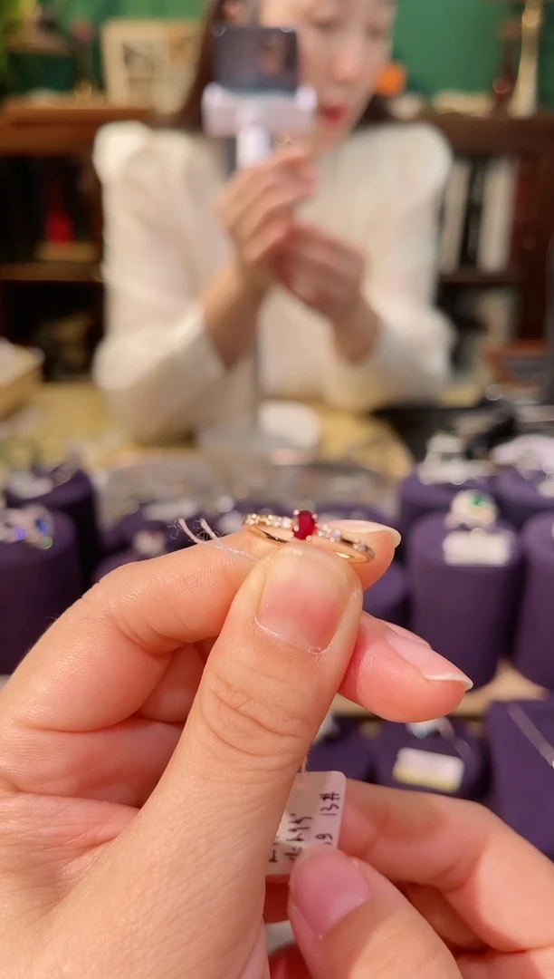 【闪购商品】红宝石戒指18K金镶嵌20分红宝石戒指