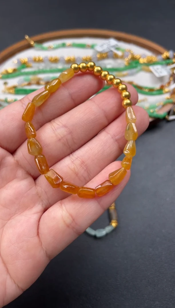 套链足金镶嵌翡翠小*猫一条  P335