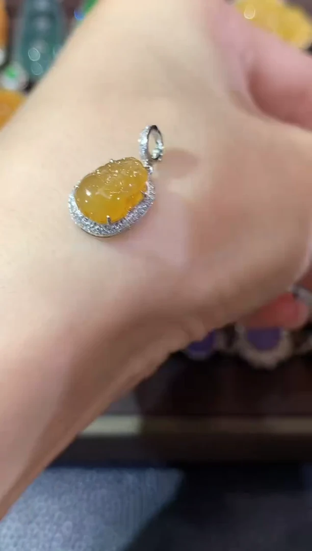 吊坠(不含链)18K金镶嵌翡翠D5