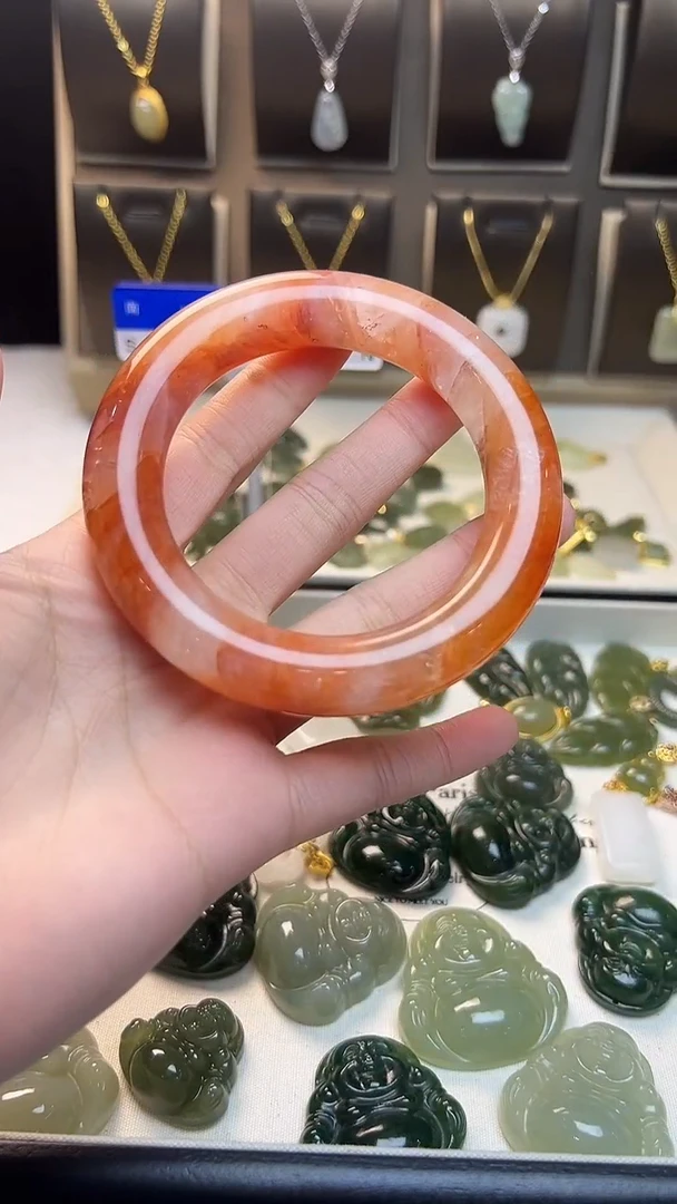 未镶嵌手镯芙蓉石未镶嵌 手镯 芙蓉石