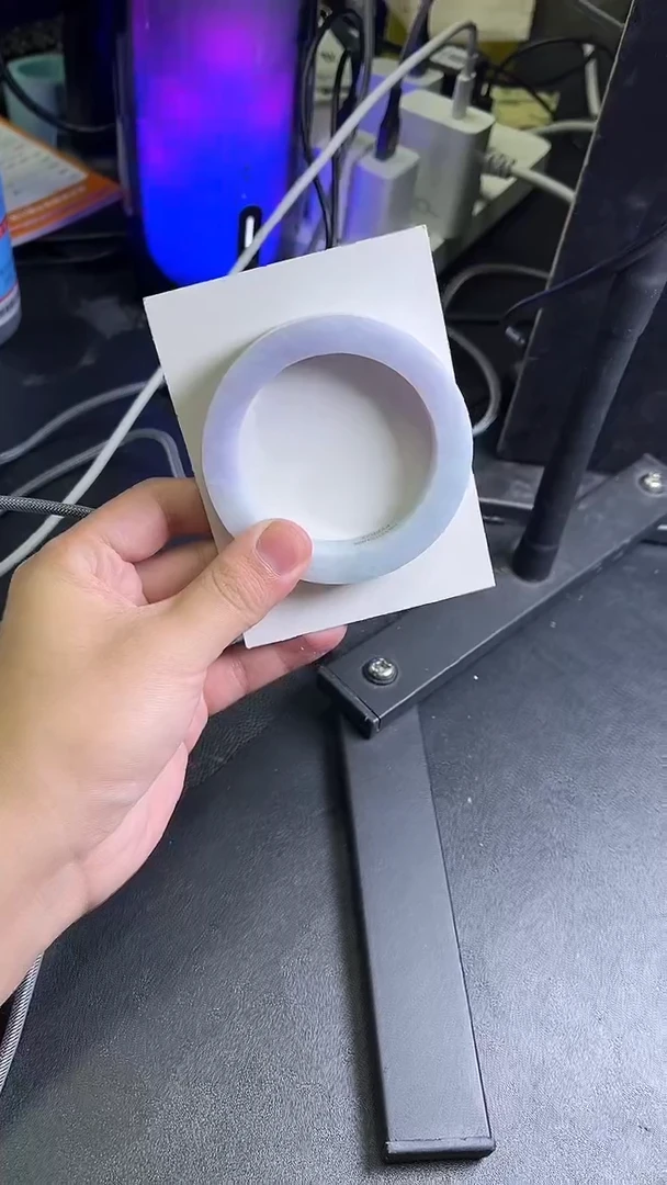 未镶嵌手镯定制翡翠雨**?定制