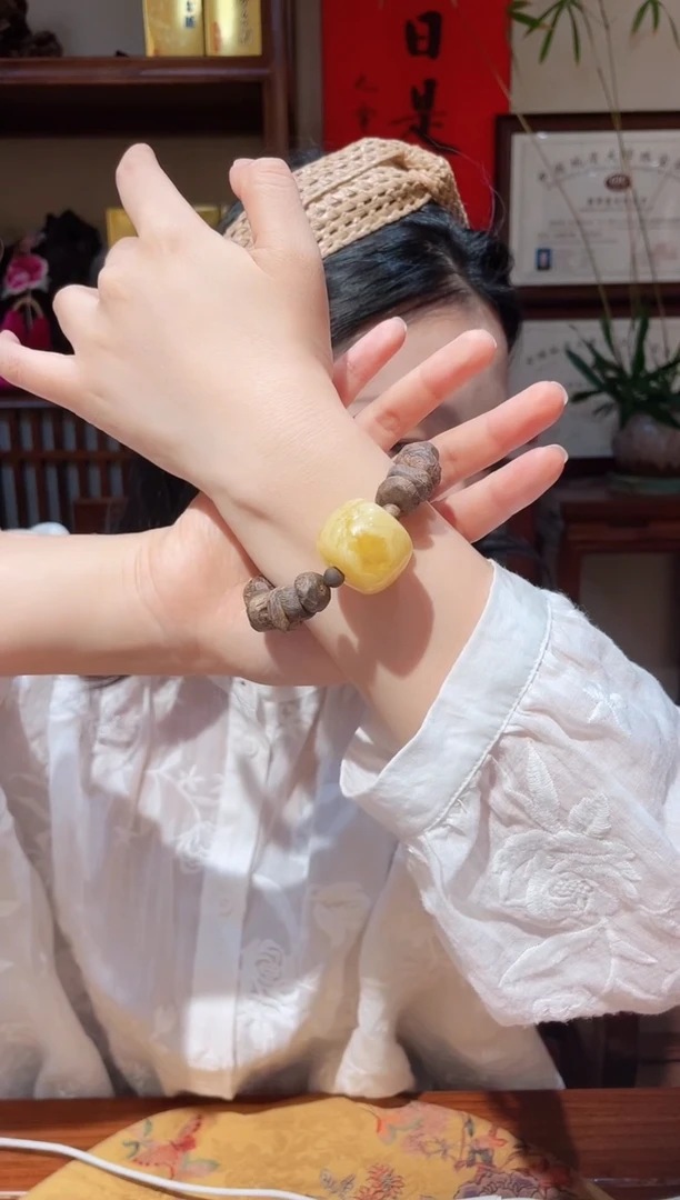 未镶嵌蜜蜡手链蜜蜡