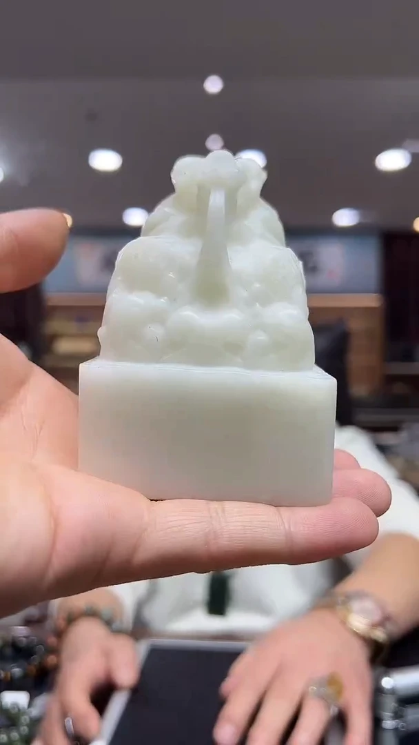 未镶嵌和田玉把件龙印章