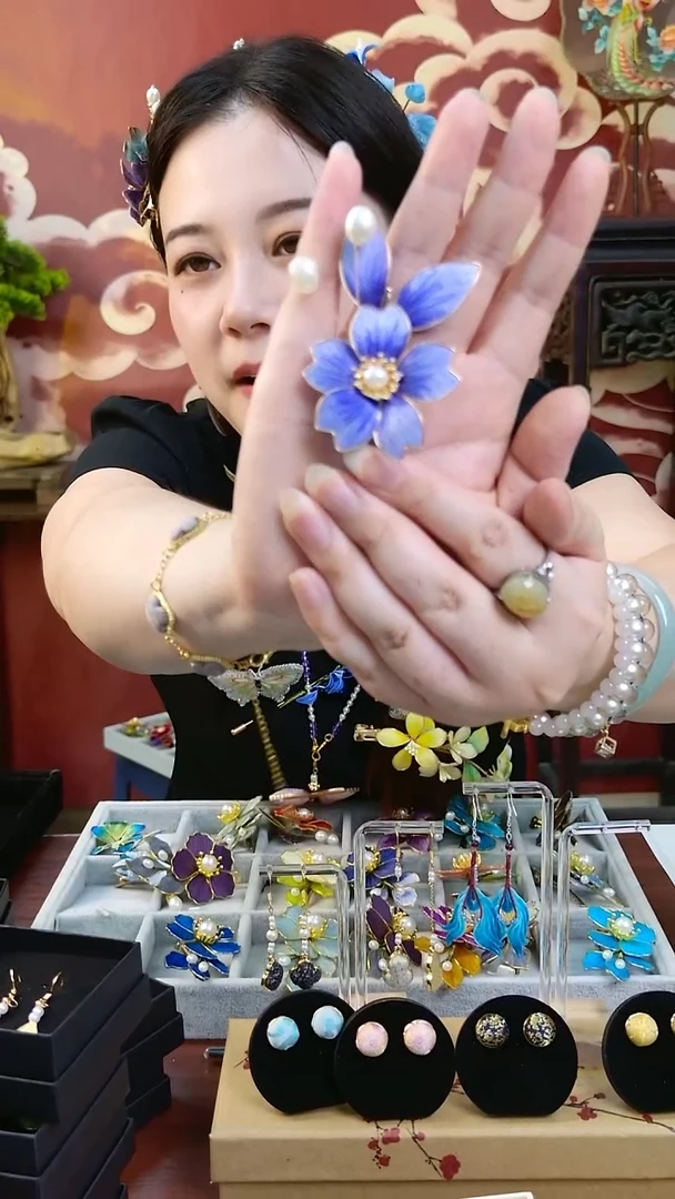 刺绣纯手工非遗绒花耳钩