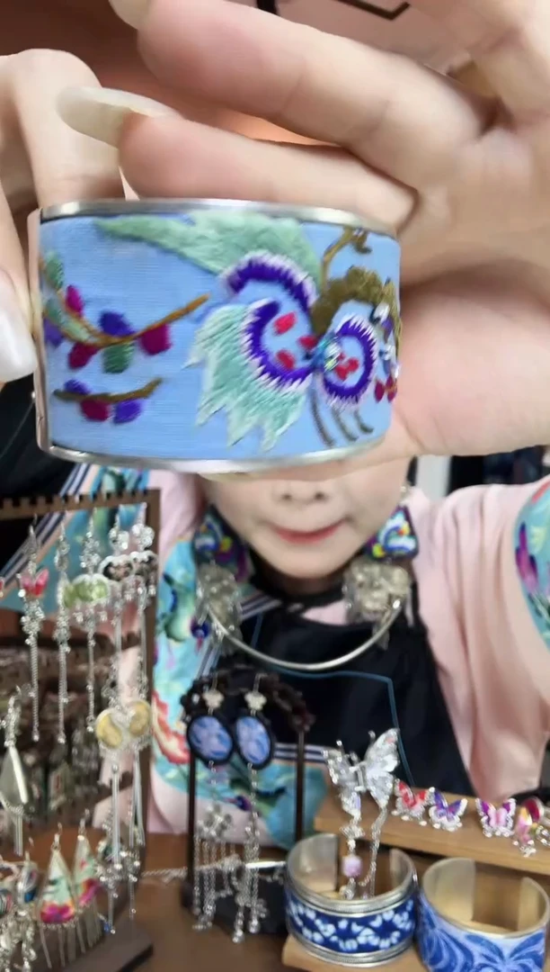 刺绣纯手工民族风手镯