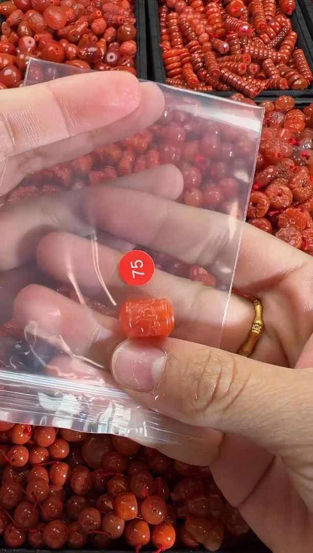 【闪购商品】南红玛瑙颈饰未镶嵌1