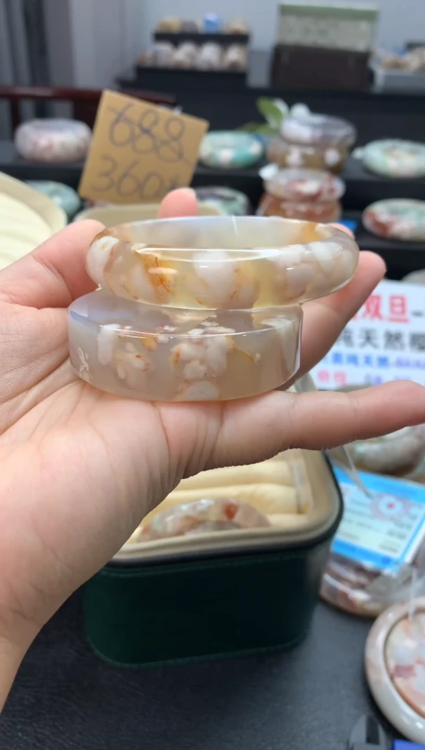 未镶嵌手镯石英质玉（59-60圈口）赠送镯心