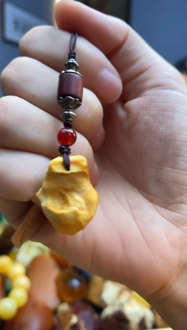 琥珀颈饰未镶嵌吊坠