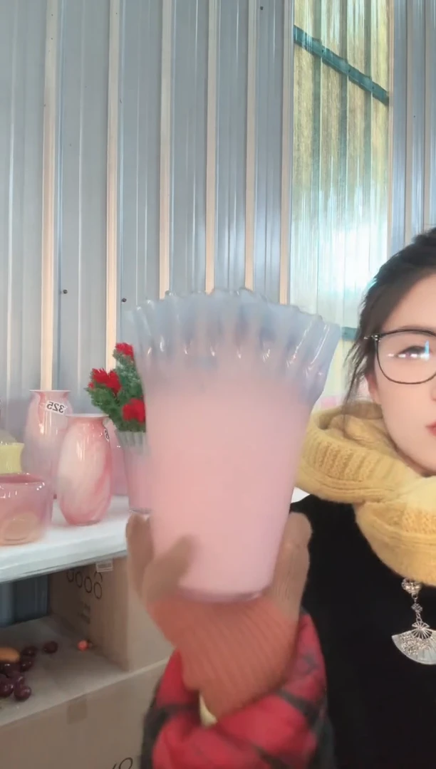 124直播玻璃花瓶