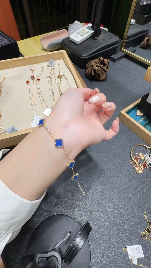 18K金镶嵌手链玛瑙/玉髓蓝色k黄，小号五花手链