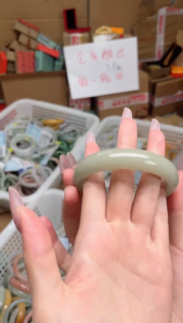 石英质玉手镯未镶嵌K197-60