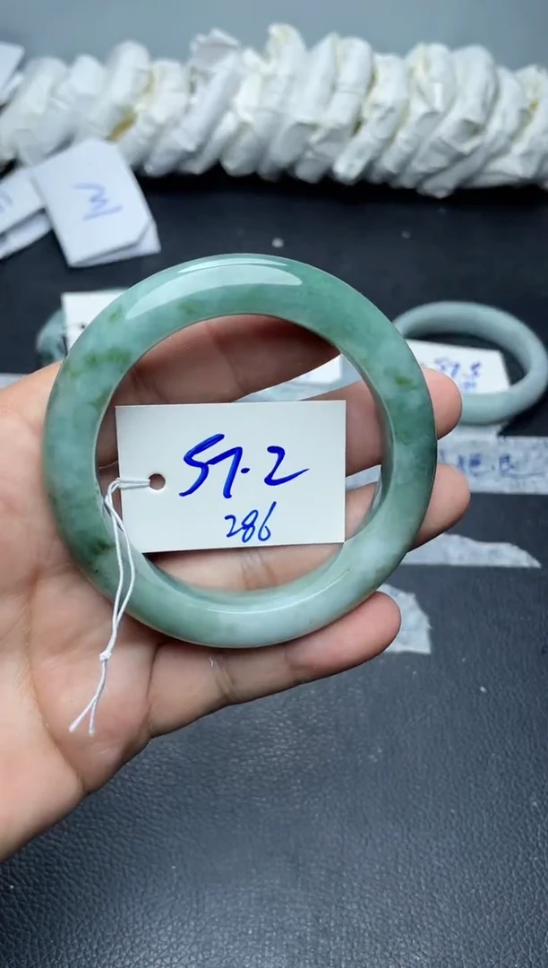 未镶嵌手镯翡翠286