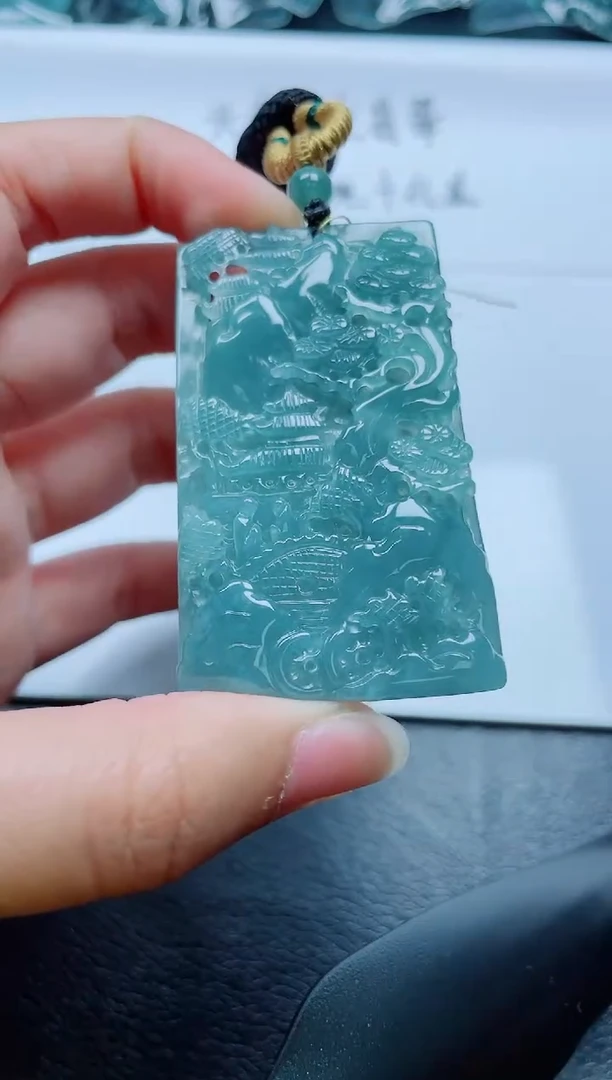 翡翠未镶嵌颈饰
