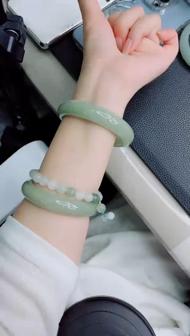 石英质玉手镯未镶嵌A157-58.8