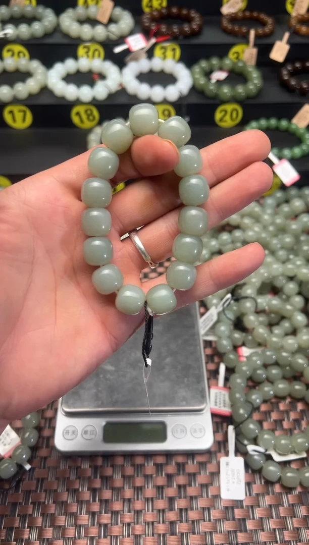【闪购商品】和田玉手串未镶嵌且末料青白玉老型珠手串卡13*14