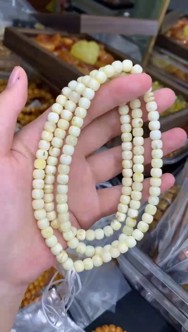 蜜蜡未镶嵌珠宝奇石134