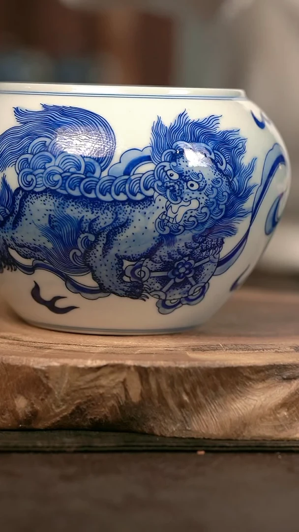 手绘 高温现代瓷 气窑 有暇 双狮绣球水洗700C