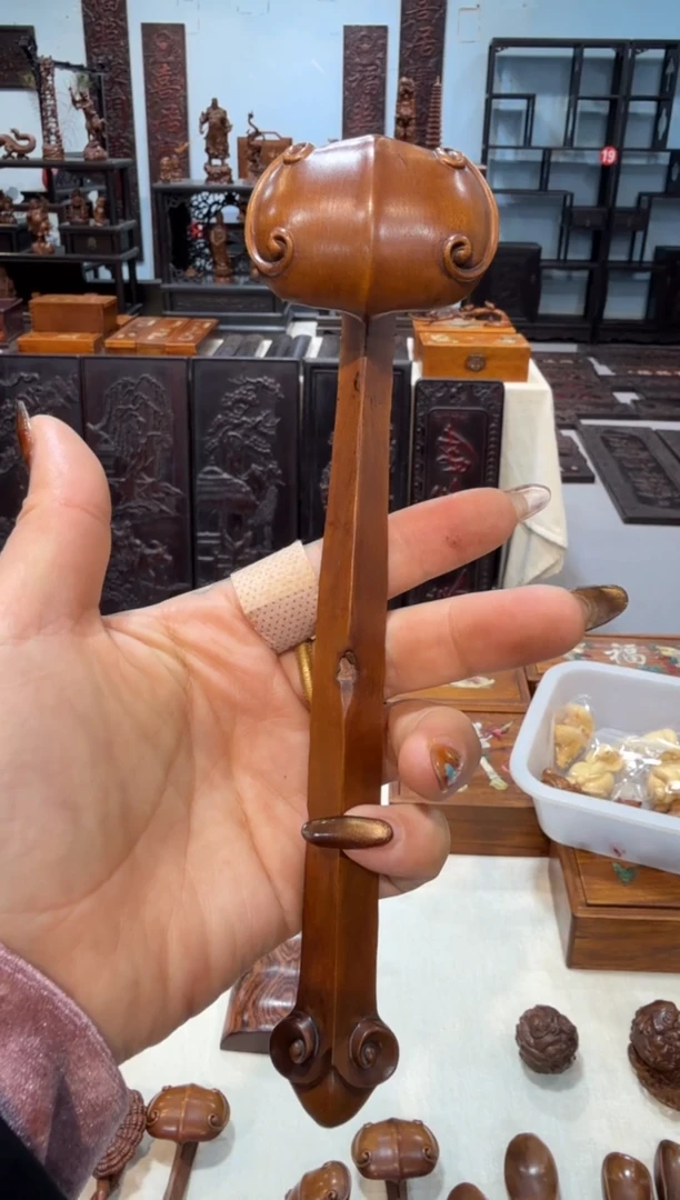 木黄杨  如意摆件(微瑕)