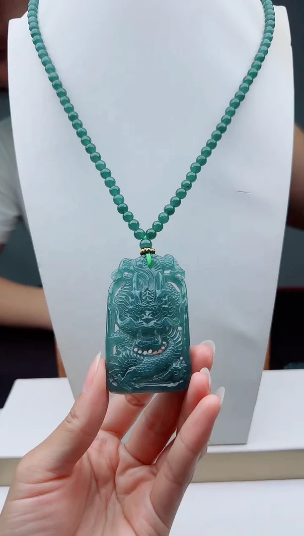 颈饰未镶嵌翡翠多样性发其一