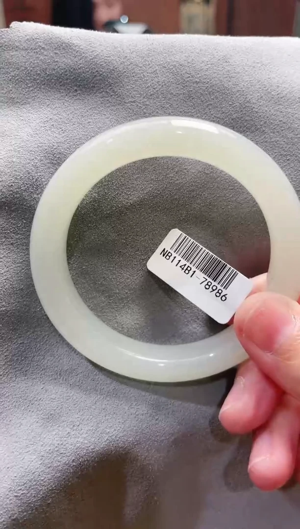 【闪购商品】和田玉手镯未镶嵌56+圈口