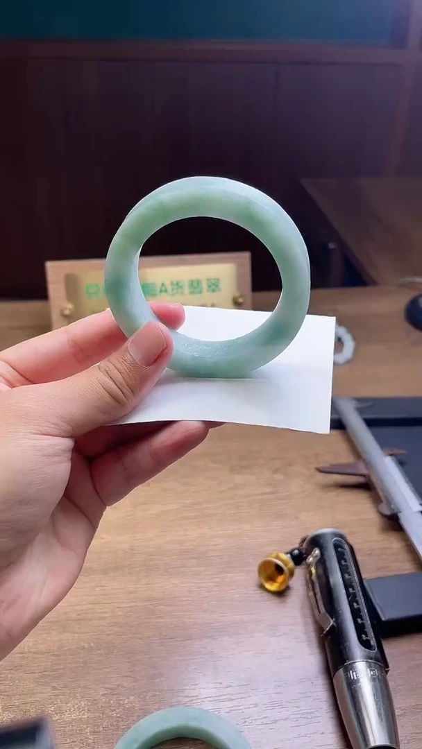 未镶嵌手镯定制翡翠定制