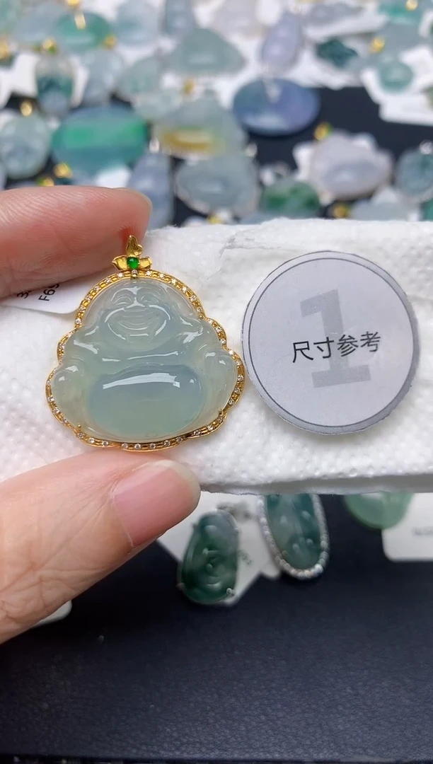 颈饰18K金镶嵌翡翠天然缅甸A货翡翠