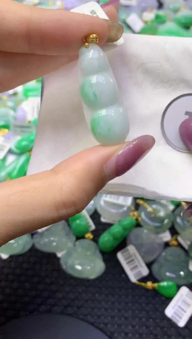 颈饰未镶嵌翡翠天然缅甸翡翠A货