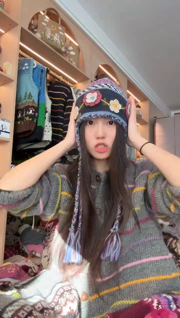 羊毛美利奴蓝色立体勾花护耳